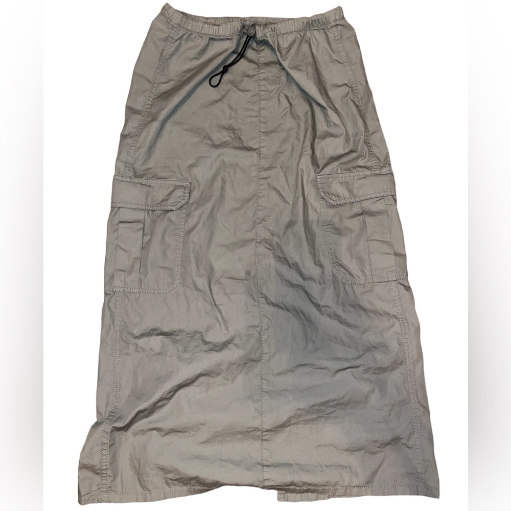 H&M light green gray maxi cargo parachute skirt